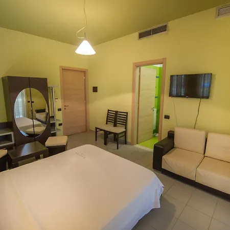 Hotel Luani A 3*